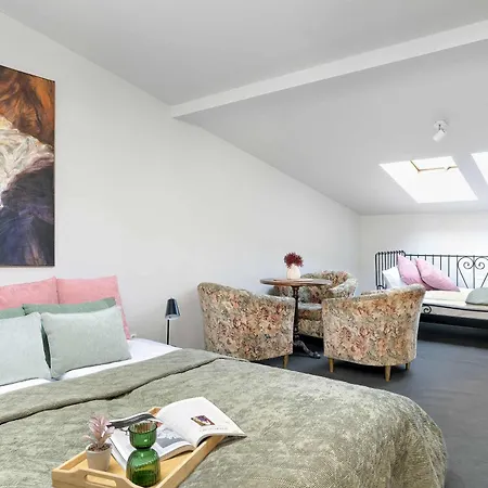Апартаменты Two-level With Air Conditioning And Workspace Close To The Center By Renters Познань