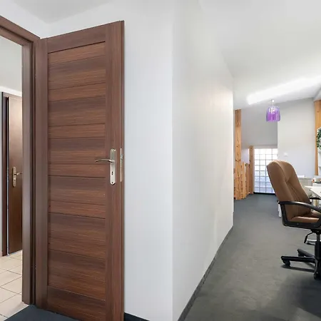 Апартаменты Two-level With Air Conditioning And Workspace Close To The Center By Renters *