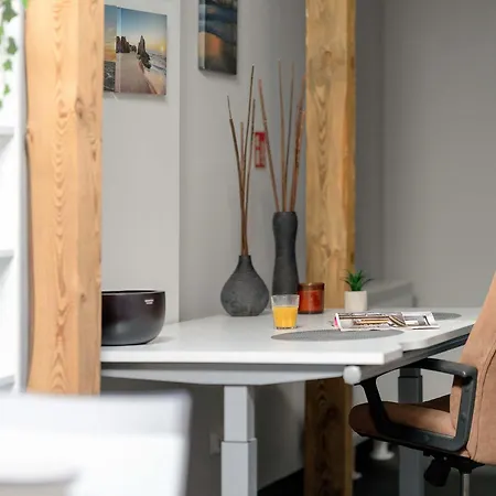 Two-level With Air Conditioning And Workspace Close To The Center By Renters Познань