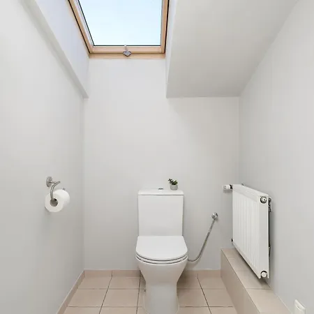Two-level With Air Conditioning And Workspace Close To The Center By Renters Познань