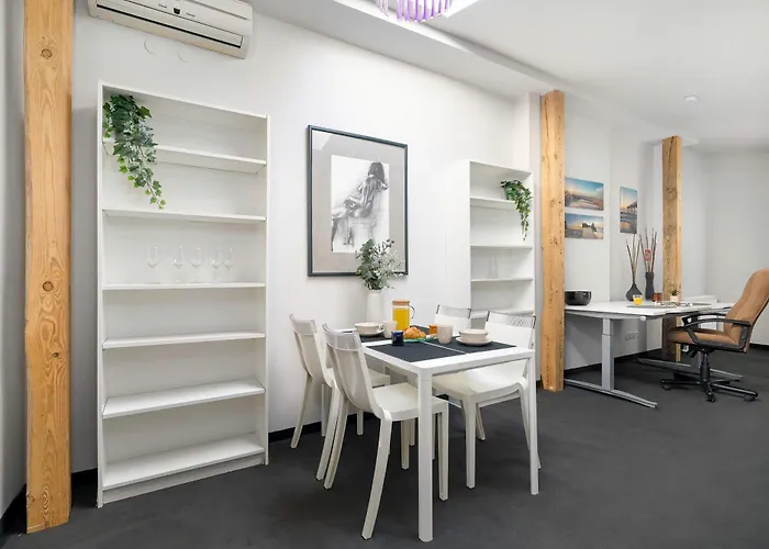 Two-level With Air Conditioning And Workspace Close To The Center By Renters * Poznan